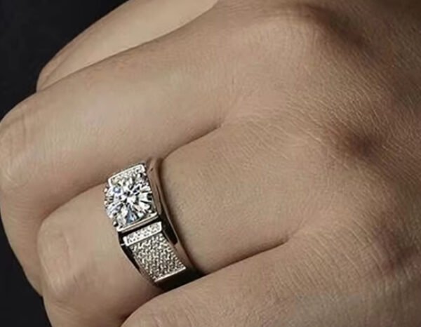 Custom 925 Sterling Silver Moissanite Diamond Ring 1CT 1 Round Brilliant Cut