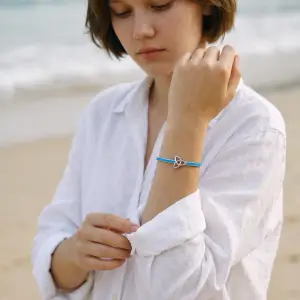 New Arrival Elegant Fine Celtic Knot Witch Knot Opal Bangles for Women