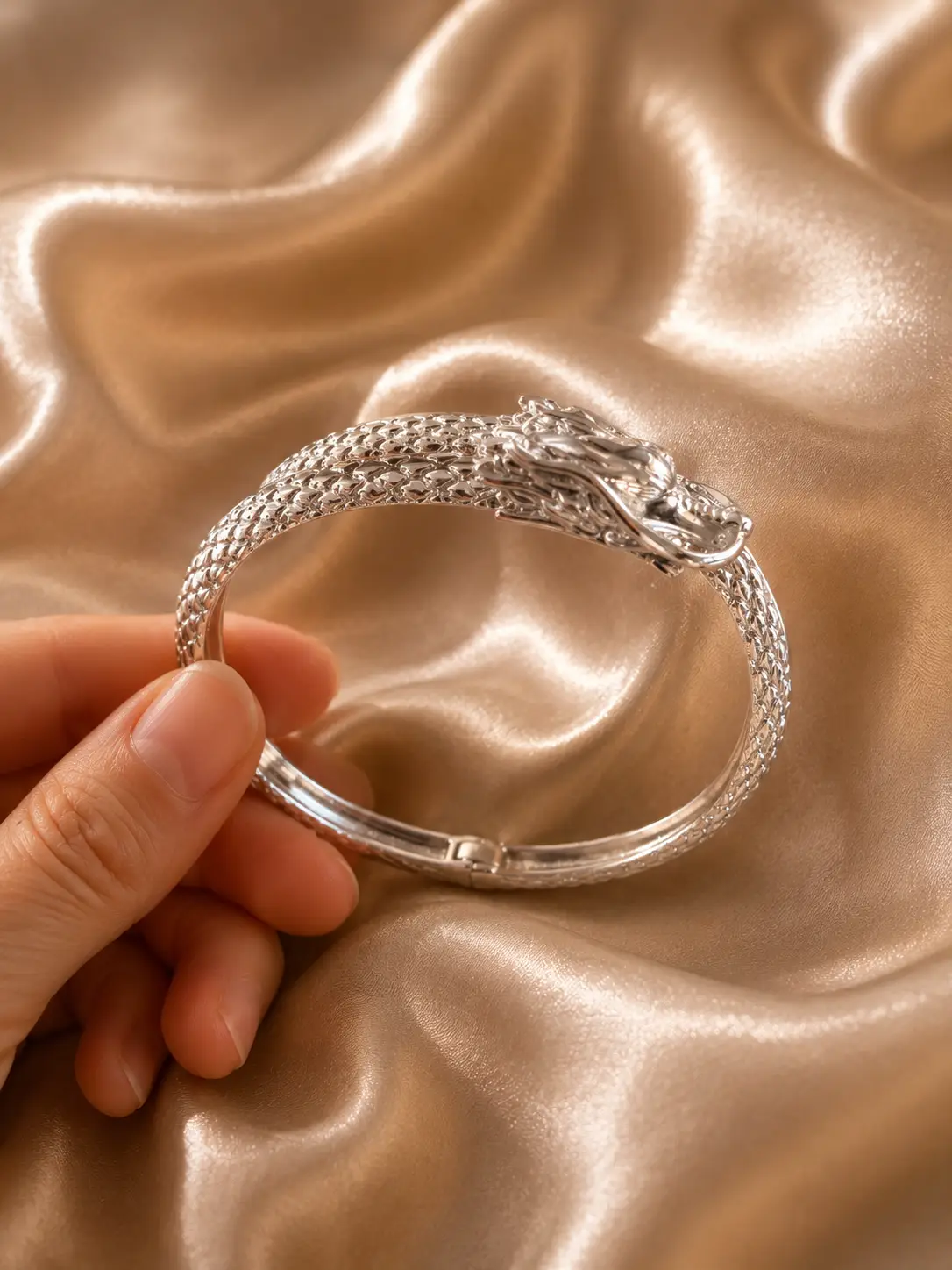 Private Collection – 925 Sterling Silver Carved Dragon Bracelet - Image 7